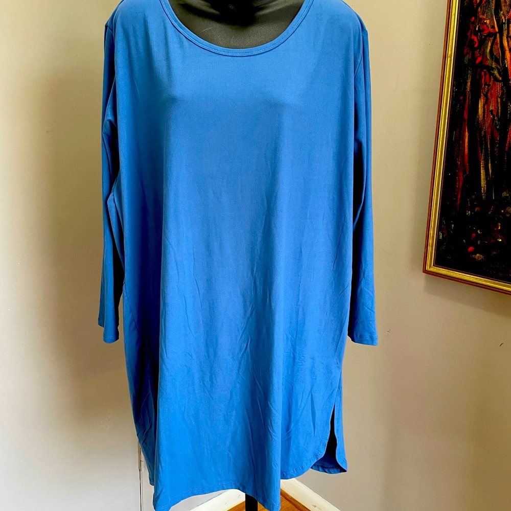 NWT Tunic by Magic in navy blue extra soft brushed feel. Size XL